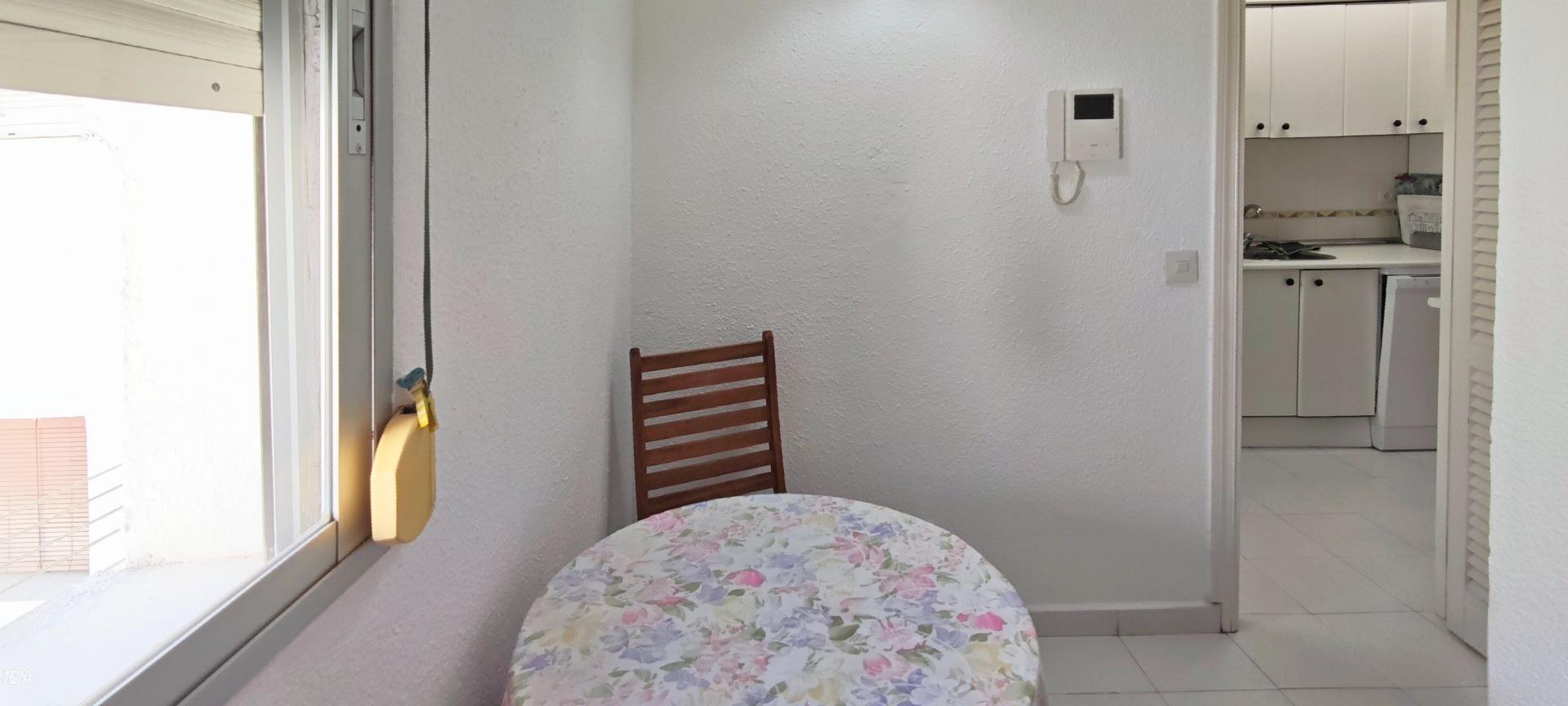 3-8-24 Piso amueblado estupendo para familias
