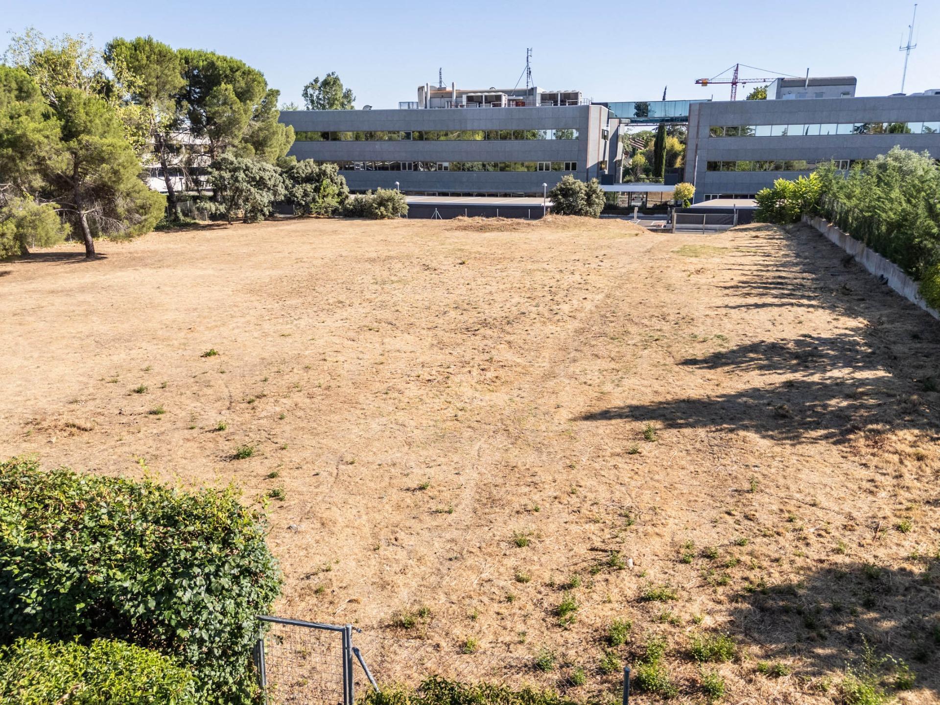 3-8-28 ^**^EXCLUSIVA PARCELA URBANA DE 3.100 M² EN LA FLORIDA – UNO DE LOS ÚLTIMOS GRANDES SOLARES PARA CONSTRUIR UNA VIVIENDA DE LUJO EN MADRID^**^