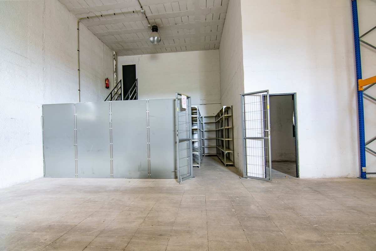 3-8-3 Local en venta en calle de María Tubau, 4, Madrid