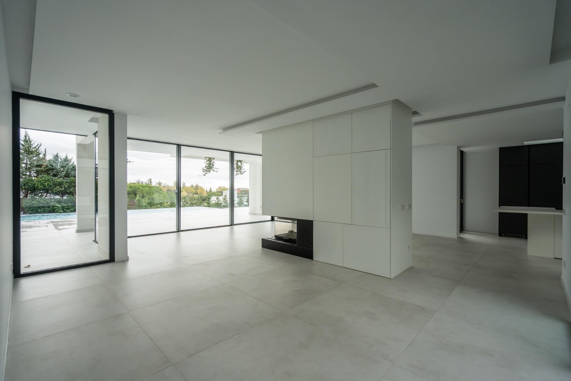 36-7 ^**^MAGNÍFICO CHALET INDEPENDIENTE DE LUJO EN LA ZONA MÁS EXCLUSIVA DE LAS ROZAS – CLUB DE GOLF^**^ Exclusiva vivienda de lujo totalmente a estrenar, situada en una de las zonas más prestigiosas