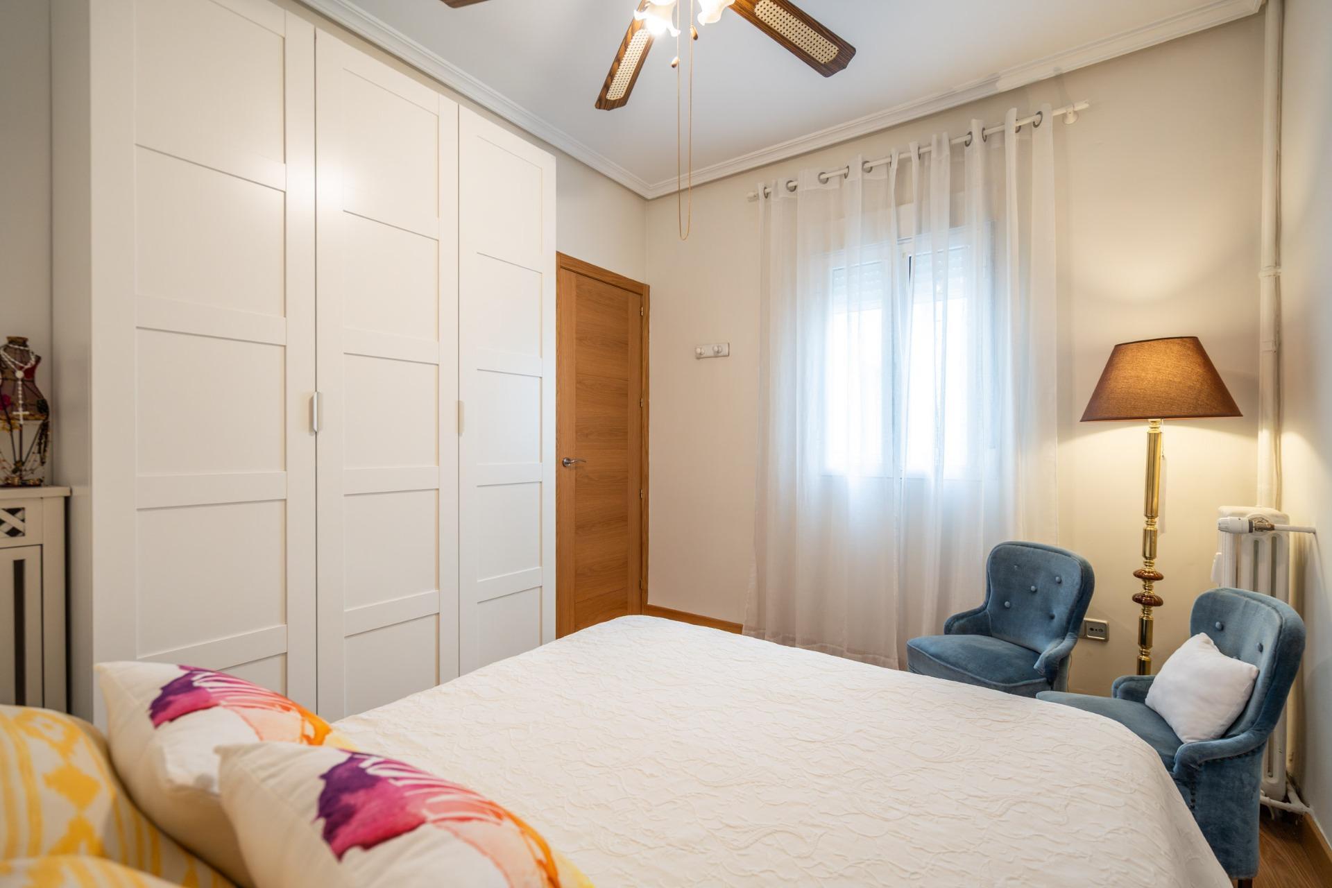 38-5-3 ^**^PRECIOSO PISO EN RETIRO, AVENIDA CIUDAD DE BARCELONA^**^ Exclusiva oportunidad de adquirir una vivienda en una de las zonas más emblemáticas y demandadas de Madrid: Retiro, un distrito que comb