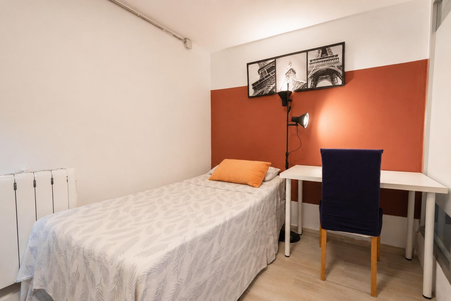 4-9-5 Lote de dos viviendas en un único activo de 85 m² en Puerta del Ángel, ideal inversores