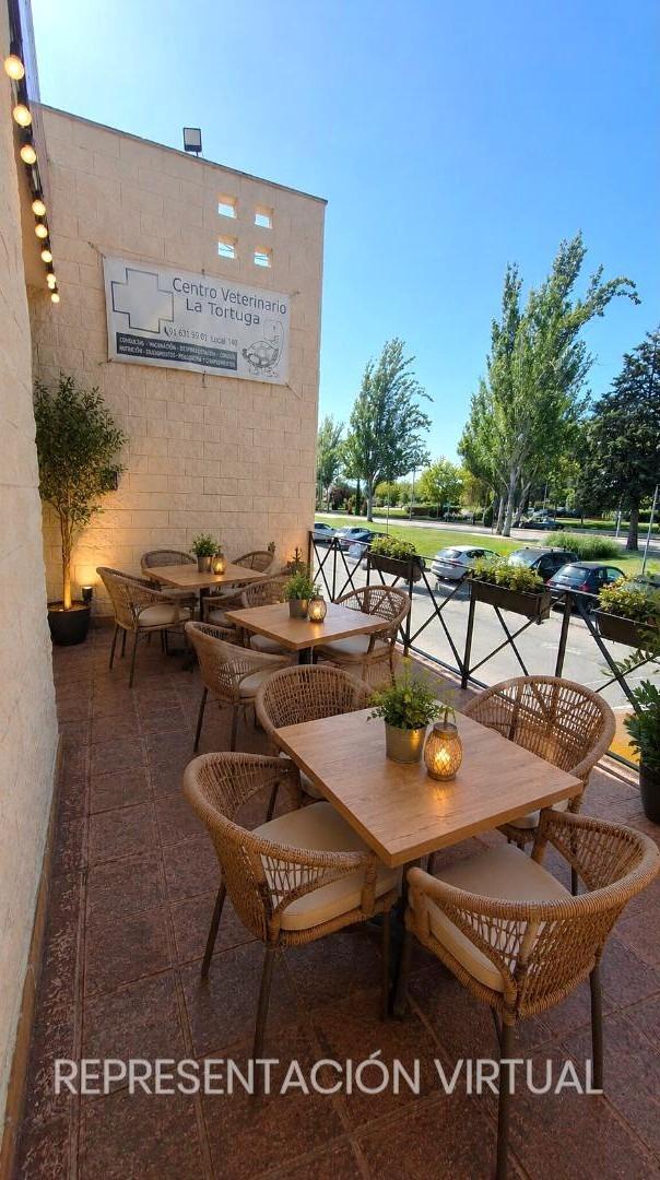 43-3-1 ^**^LOCAL EN ESQUINA CON TERRAZA EN RENTABILIDAD BRUTA DE 9.5%: ¡EL LUGAR IDEAL PARA TU NEGOCIO EN LAS ROZAS^**^ Presentamos un local comercial en una ubicación estratégica, situado en una de las e
