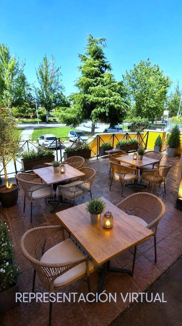 43-5-1 ^**^LOCAL EN ESQUINA CON TERRAZA EN RENTABILIDAD BRUTA DE 9.5%: ¡EL LUGAR IDEAL PARA TU NEGOCIO EN LAS ROZAS^**^ Presentamos un local comercial en una ubicación estratégica, situado en una de las e