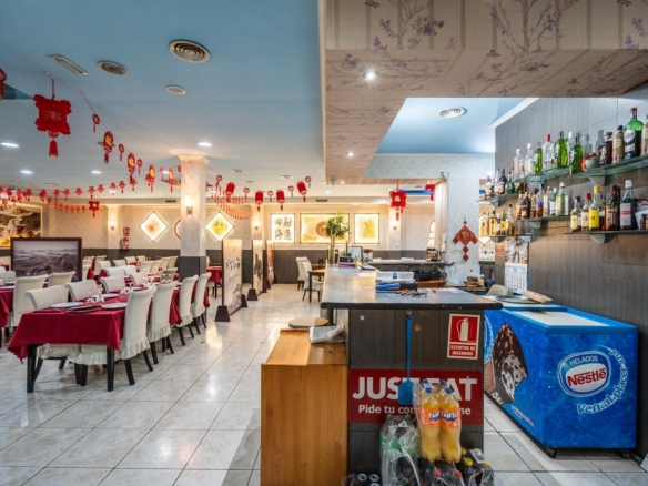 ^**^ FANTÁSTICO RESTAURANTE EN LEGANÉS – EN RENTABILIDAD O LIBRE DE INQUILINO ^**^ Se vende amplio r