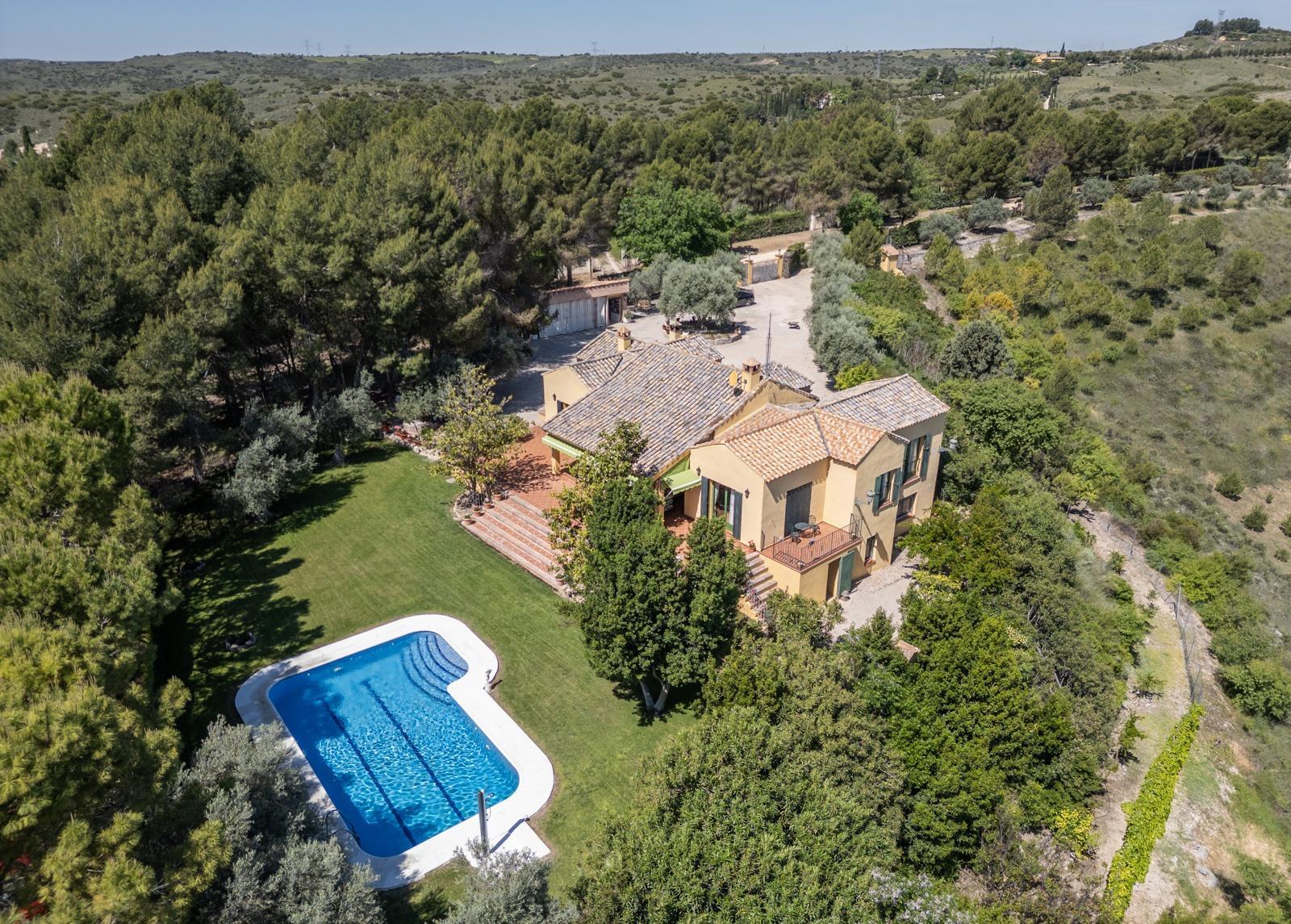 ^^ EN VENTA EXCLUSIVA – IMPRESIONANTE FINCA DE 4 HECTÁREAS EN VALGRANDE, CHINCHÓN ^**^  Ponemos a la