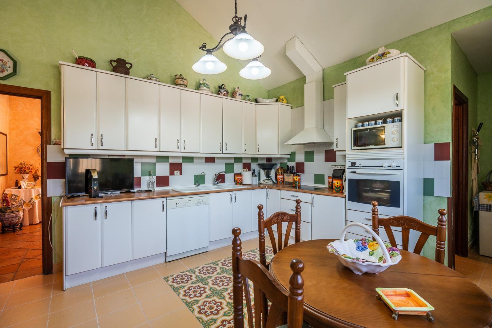 ^^ EN VENTA EXCLUSIVA – IMPRESIONANTE FINCA DE 4 HECTÁREAS EN VALGRANDE, CHINCHÓN ^**^  Ponemos a la