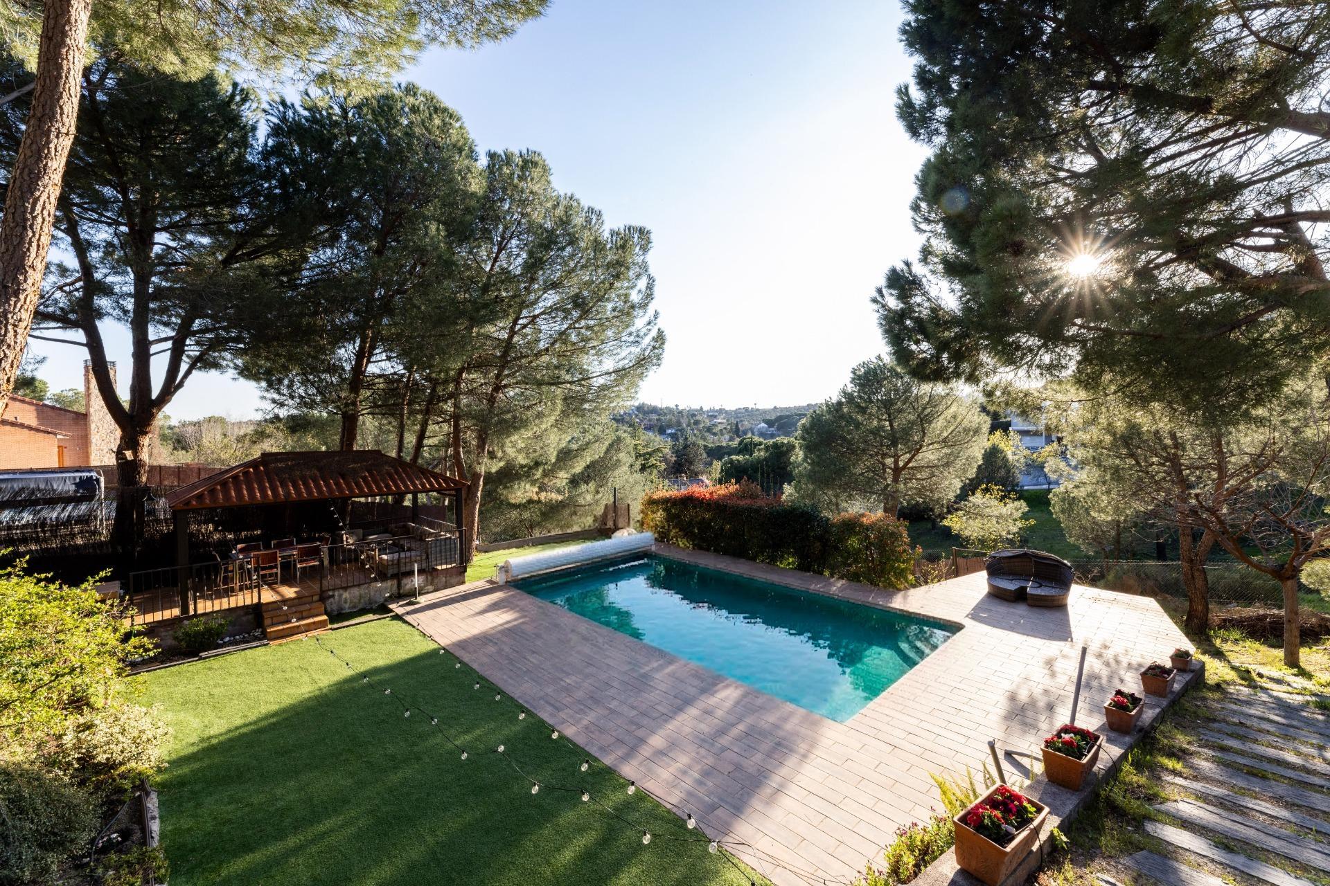 EXCLUSIVO CHALET INDEPENDIENTE EN LOS PEÑASCALES