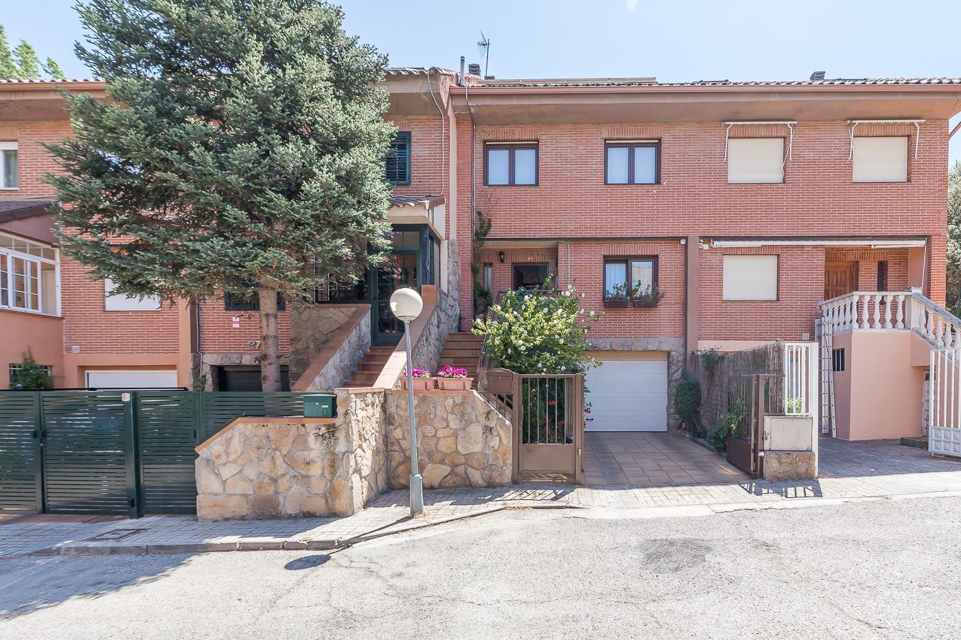 5-2-19 Chalet adosado en Collado-Villalba
