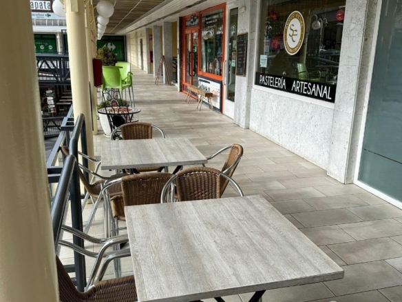^**^INVERSIÓN CON RENTABILIDAD GARANTIZADA: LOCAL ÚNICO CON TERRAZA EN TORRELODONES COLONIA^**^ Gran