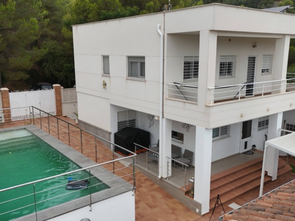 Impresionante Chalet Reformado en Gilet