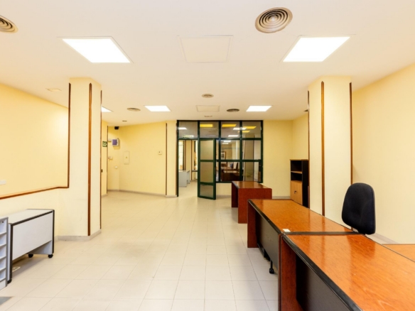 LOCAL COMERCIAL DE GRAN SUPERFICIE EN PLENA CEA BERMÚDEZ – CHAMBERÍ
