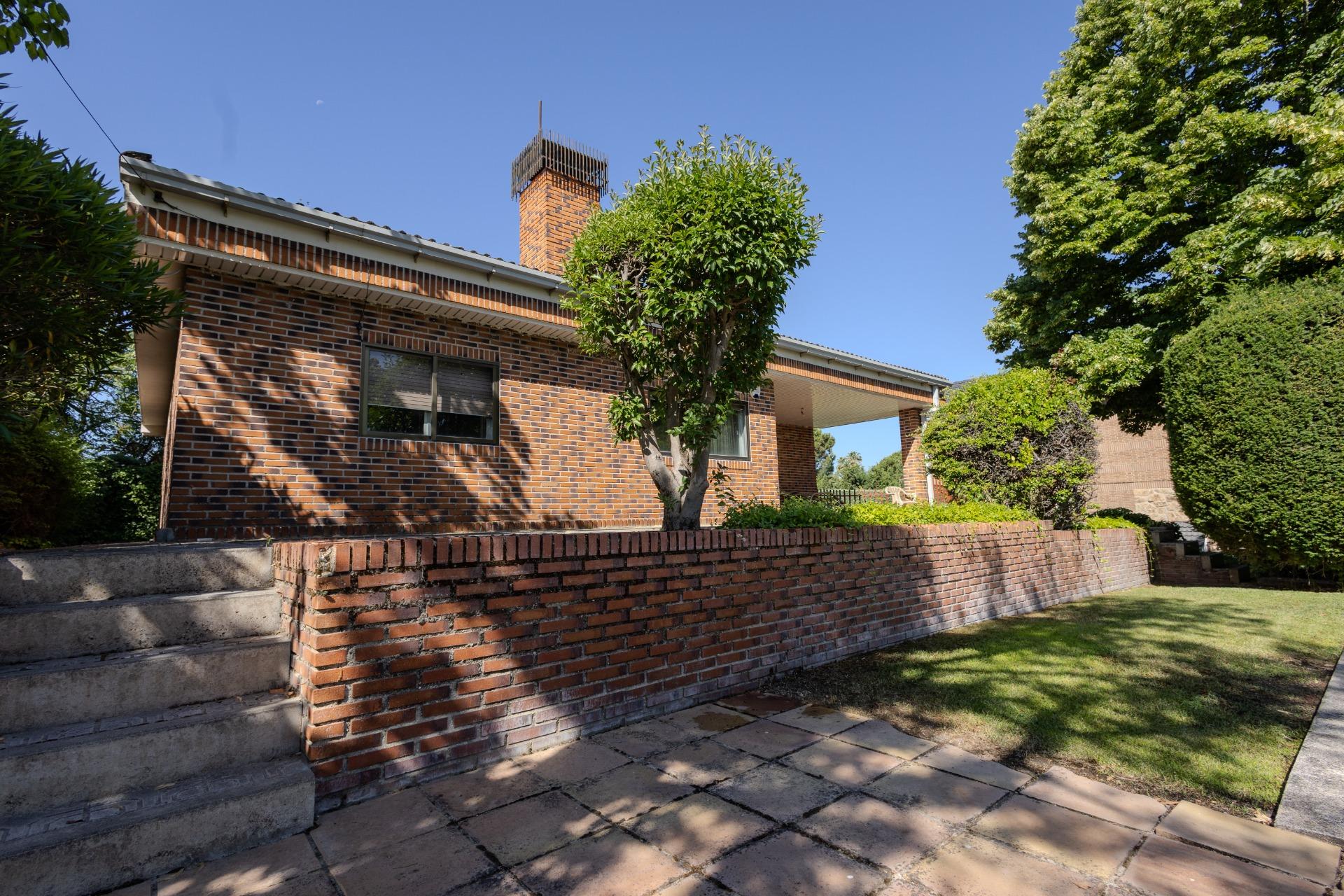 6-5-11 Exclusivo chalet independiente con parcela de 1.034 m² y piscina en la mejor zona de Boadilla del Monte