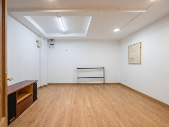 ESPECTACULAR LOCAL COMERCIAL DE 250 M² EN PLENO CENTRO DE TORRELODONES – AMPLITUD, VISIBILIDAD Y GRAN POTENCIAL