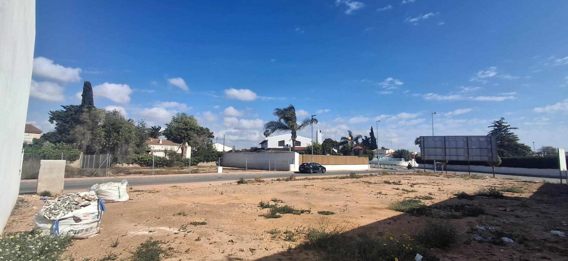 9-3-4 Terreno urbano en Santiago de la Ribera, San Javier