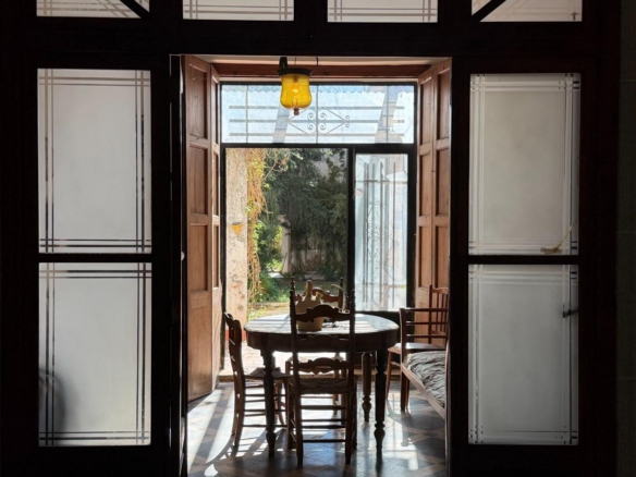 Casa de Pueblo en Alberic: 751 m², 6 Hab, Gran Patio y Antigua Cambra de la Seda