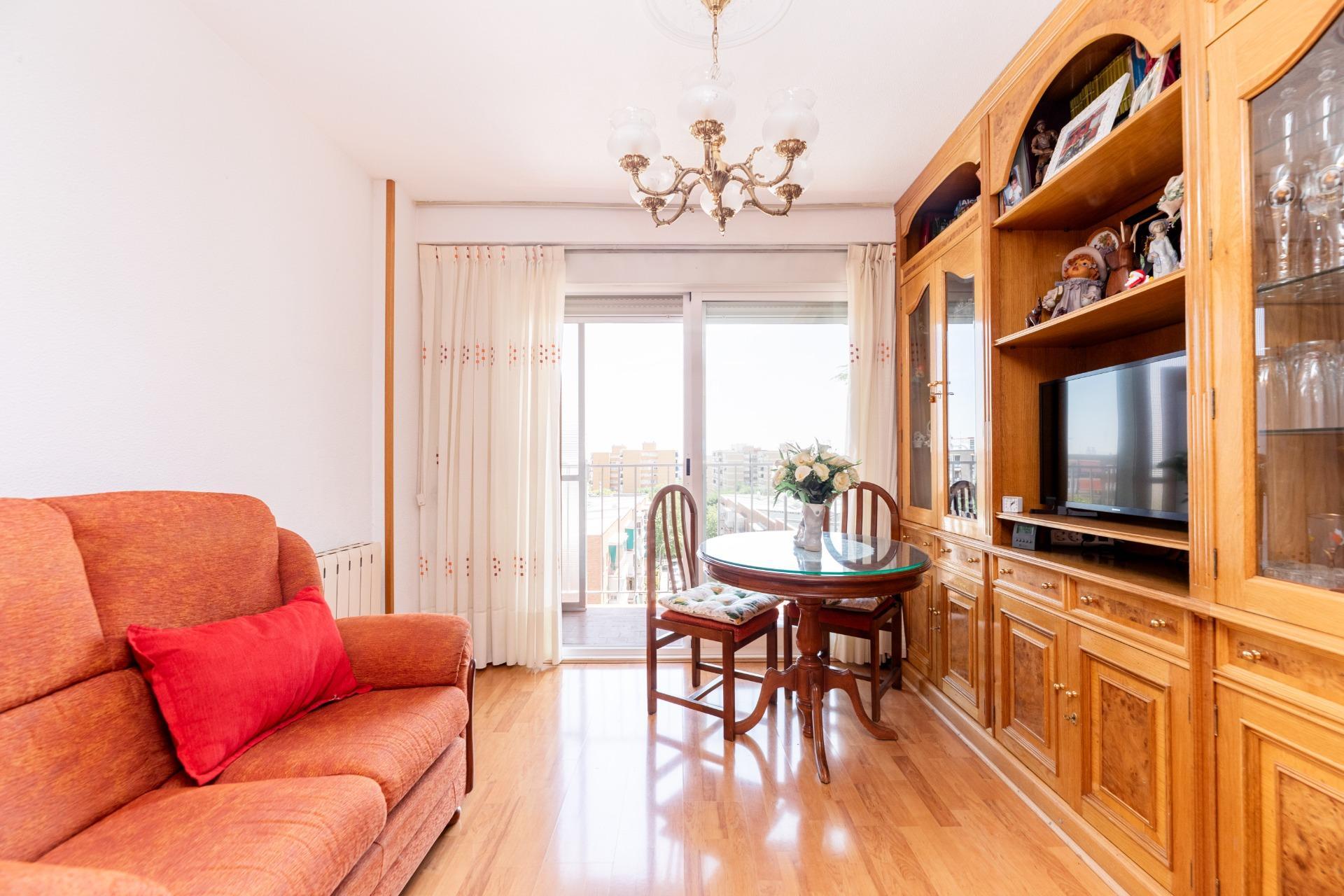 Piso de 3 Dormitorios con Terraza, Ascensor y Garaje en Alcorcón