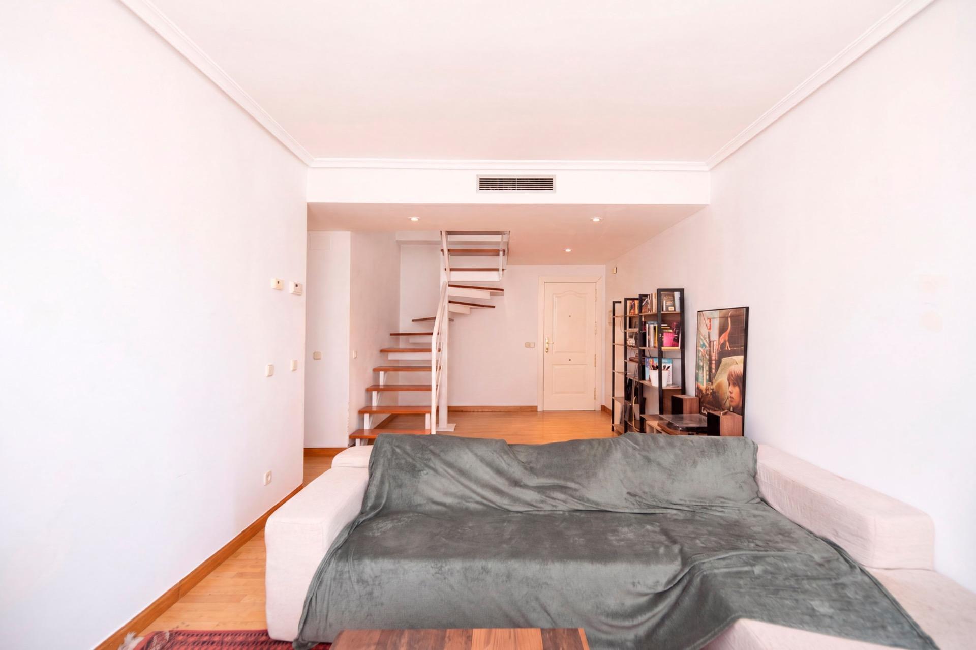 1-2-25 Vivienda dúplex en alquiler en Aravaca