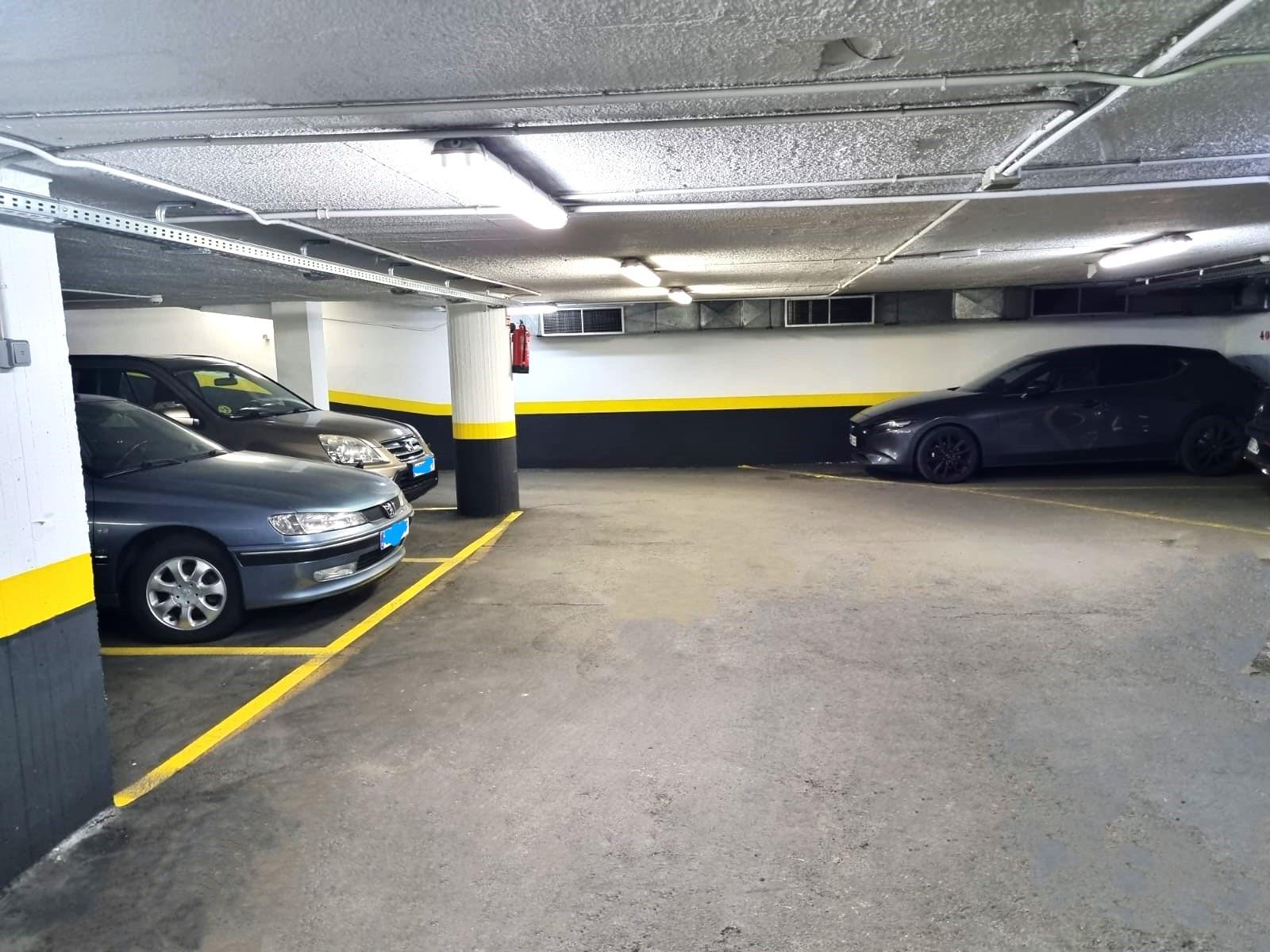 Plaza de garaje para coche pequeño