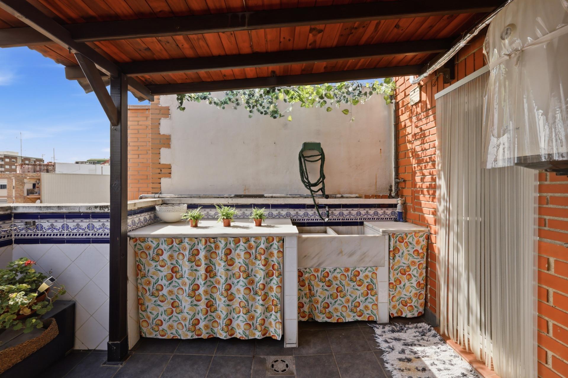 Ático de 141 m² con espectacular terraza, garaje y trastero en Benifaió