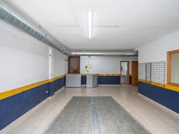 ESPECTACULAR LOCAL COMERCIAL DE 250 M² EN PLENO CENTRO DE TORRELODONES – AMPLITUD, VISIBILIDAD Y GRAN POTENCIAL