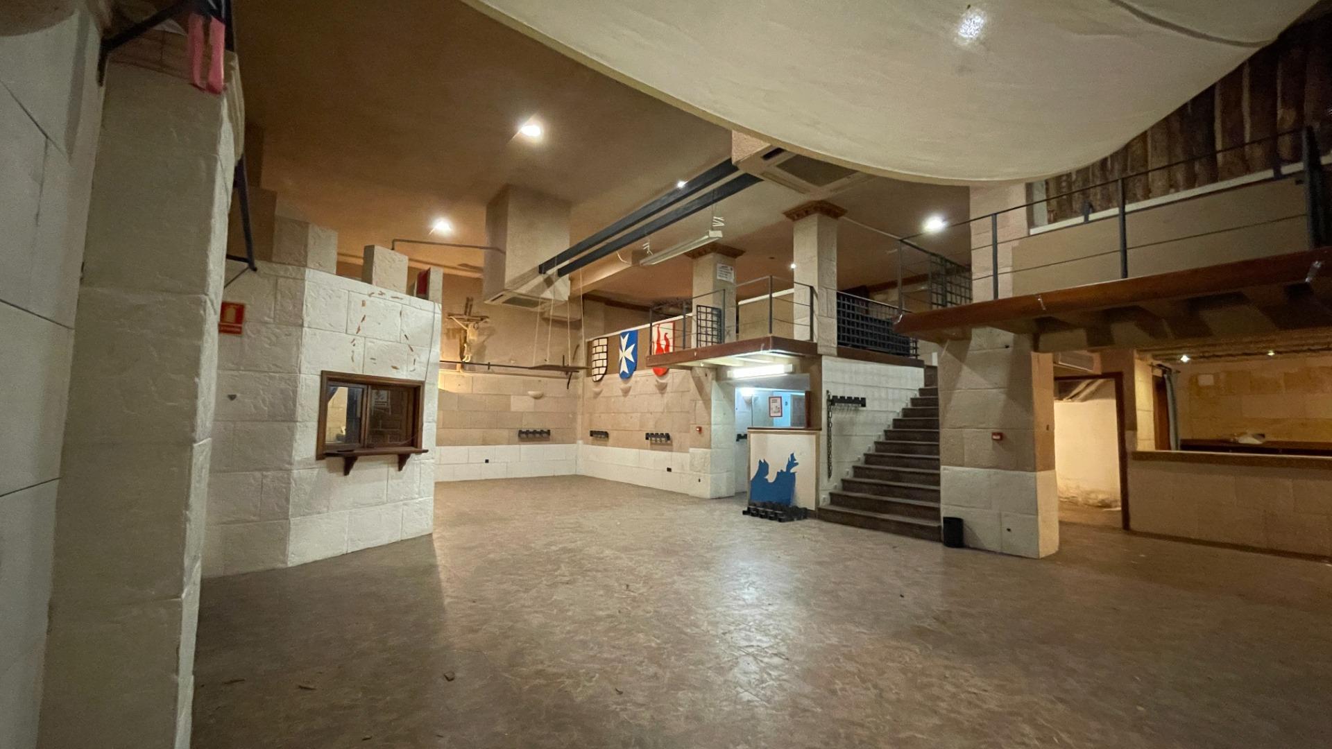 Local en alquiler en Guadarrama centro, ideal restaurante, 2 terrazas, gran altura