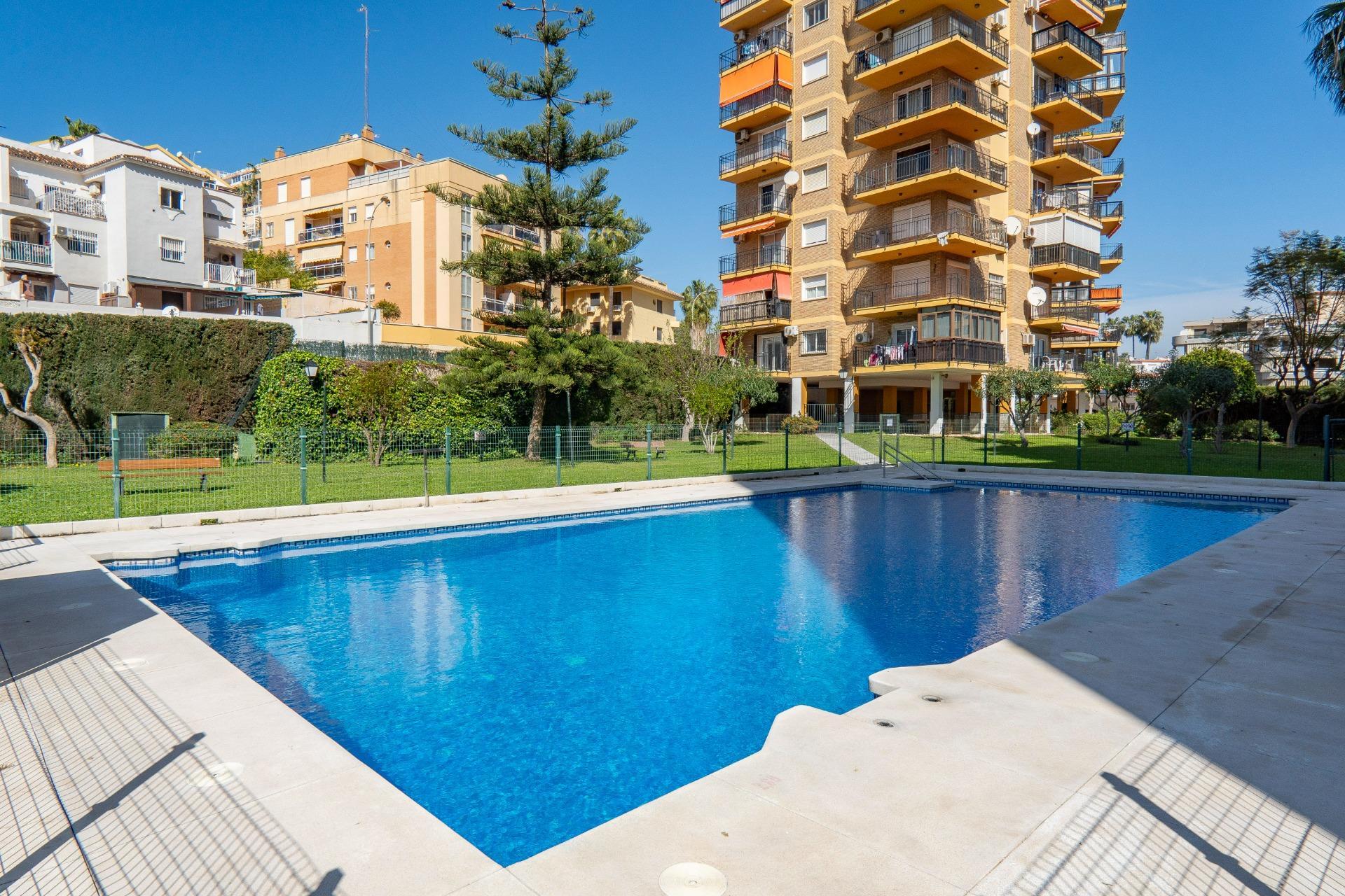 11-2-3 AMPLIO PISO CON VISTAS AL MAR EN PLAYAMAR, TORREMOLINOS