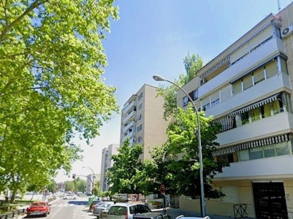 SE VENDE PISO EN LA ZONA ZARZAQUEMADA (LEGANES)
