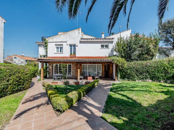 Casa o Chalet pareado en Pozuelo de Alarcón , zona Estación, Colonia de Acacias.