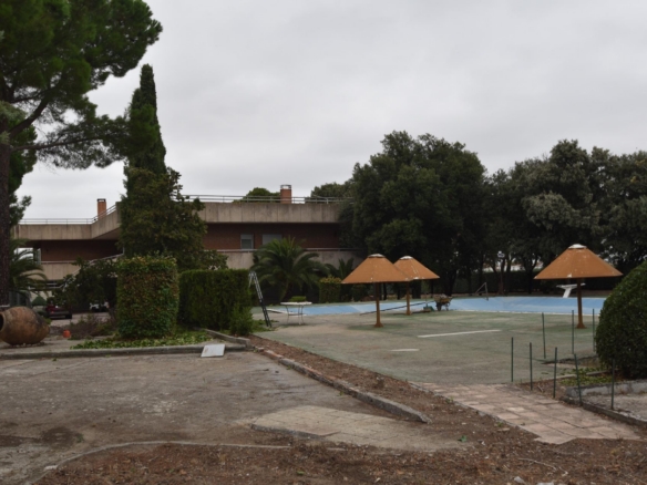 SINGULAR FINCA EN FUENTE EL SAZ DE JARAMA CON LICENCIA APROBADA.