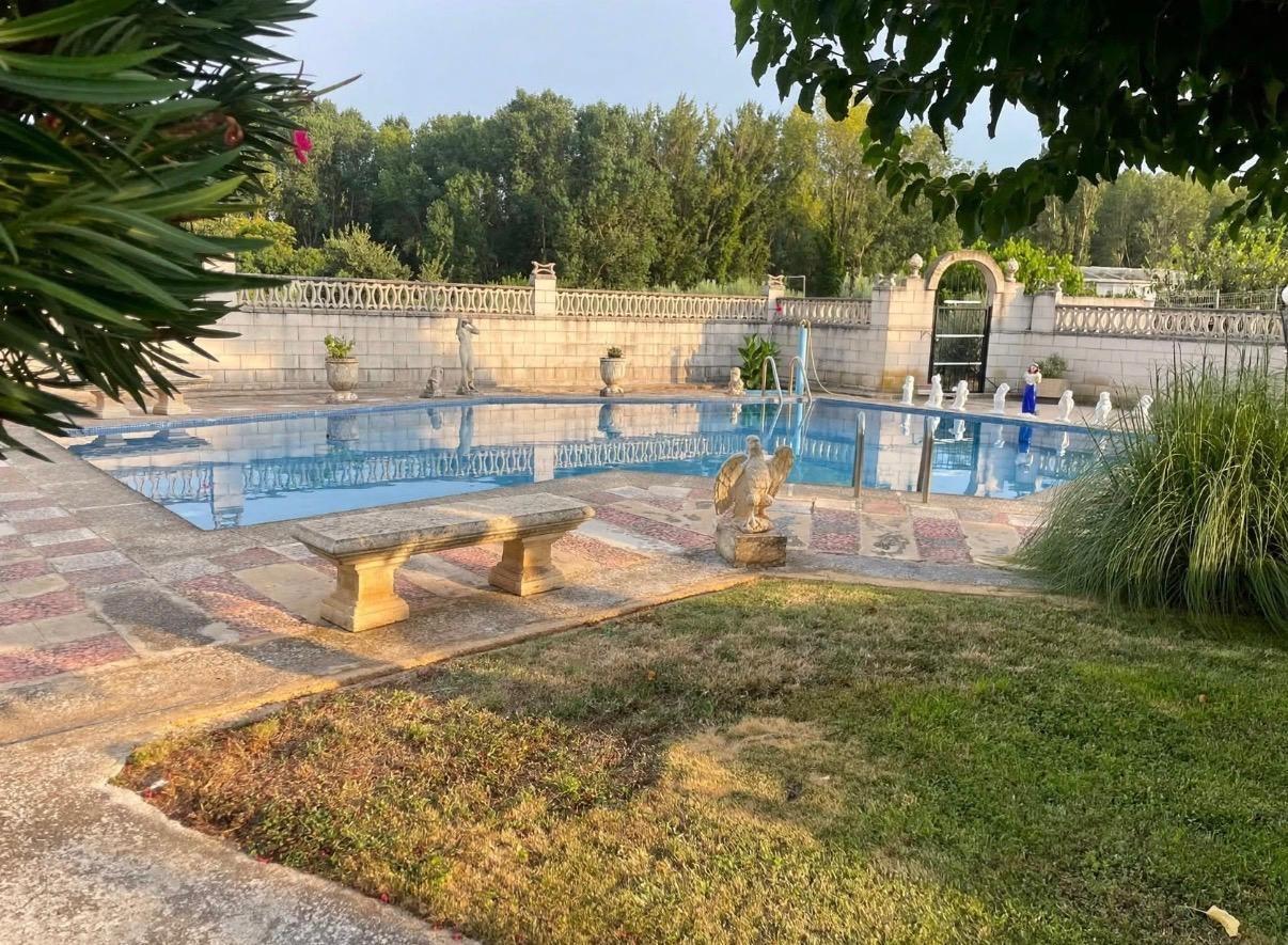 2-1-55 Exclusiva Finca de 2740 metros, con vivienda de 310 metros y piscina privada