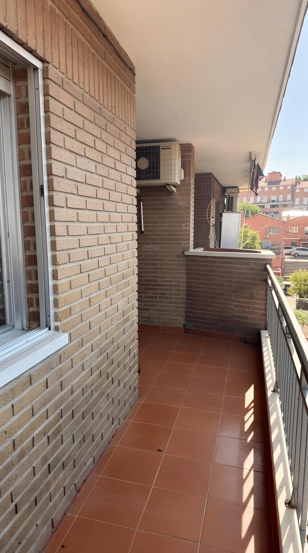 ESPECTACULAR PISO CON PISCINA Y TRASTERO