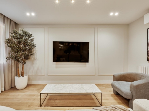 PISO EN GENERAL PARDIÑAS CON UNA AMPLIA TERRAZA, EXTERIOR, 152 M2. 2 PL DE GARAJE, TRASTERO, 3 HABITACIONES, 3 BAÑOS, CUARTO DE LAVANDERIA. ORIENTACION SUR. UN LUJO DE VIVIENDA