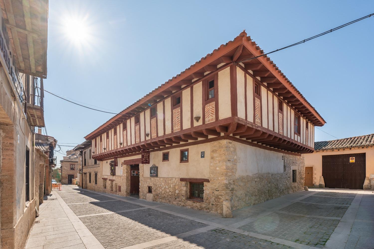 Edificio singular histórico en el corazón de Torrelaguna – El Alfolí de la Sal