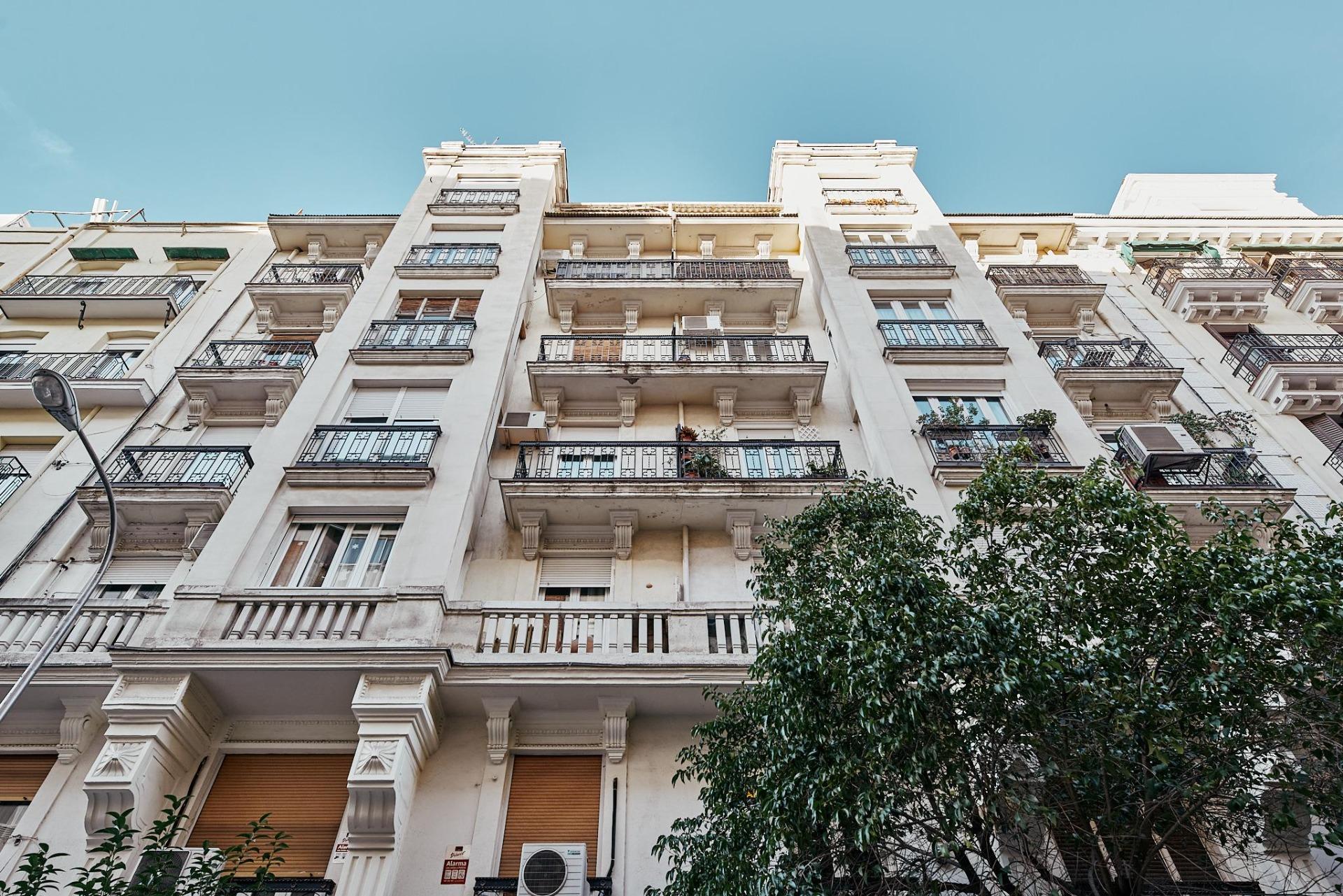 3-1-9 PISO EN EDIFICIO CLASICO EN LA CALLE DON RAMON DE LA CRUZ DE 58 MT CON 2 HAB/1 BAÑO LISTO PARA INVERTIR O VIVIR EN PLENO BARRIO DE SALAMANCA