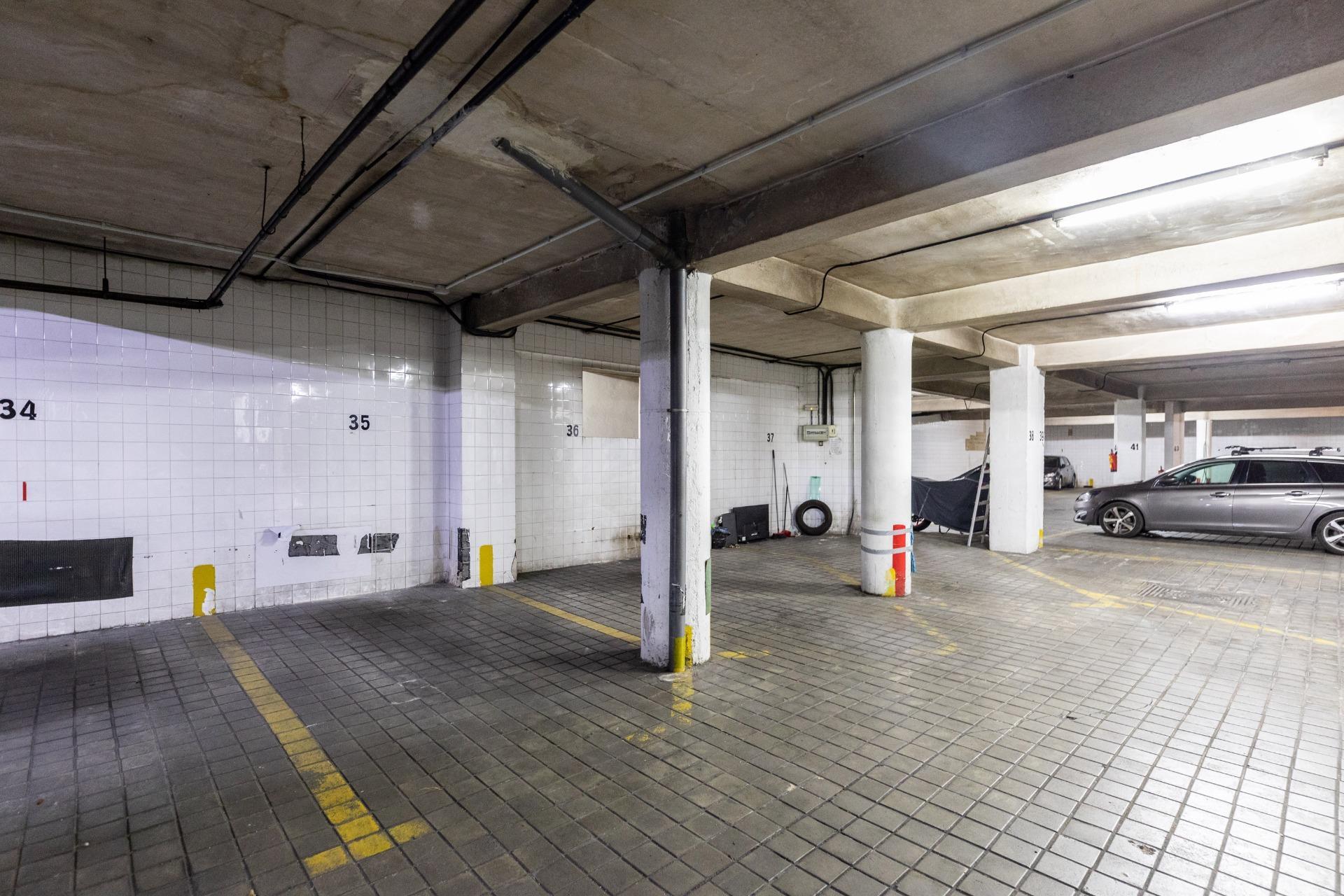 Plaza de garaje para coche grande en Ibiza – Retiro