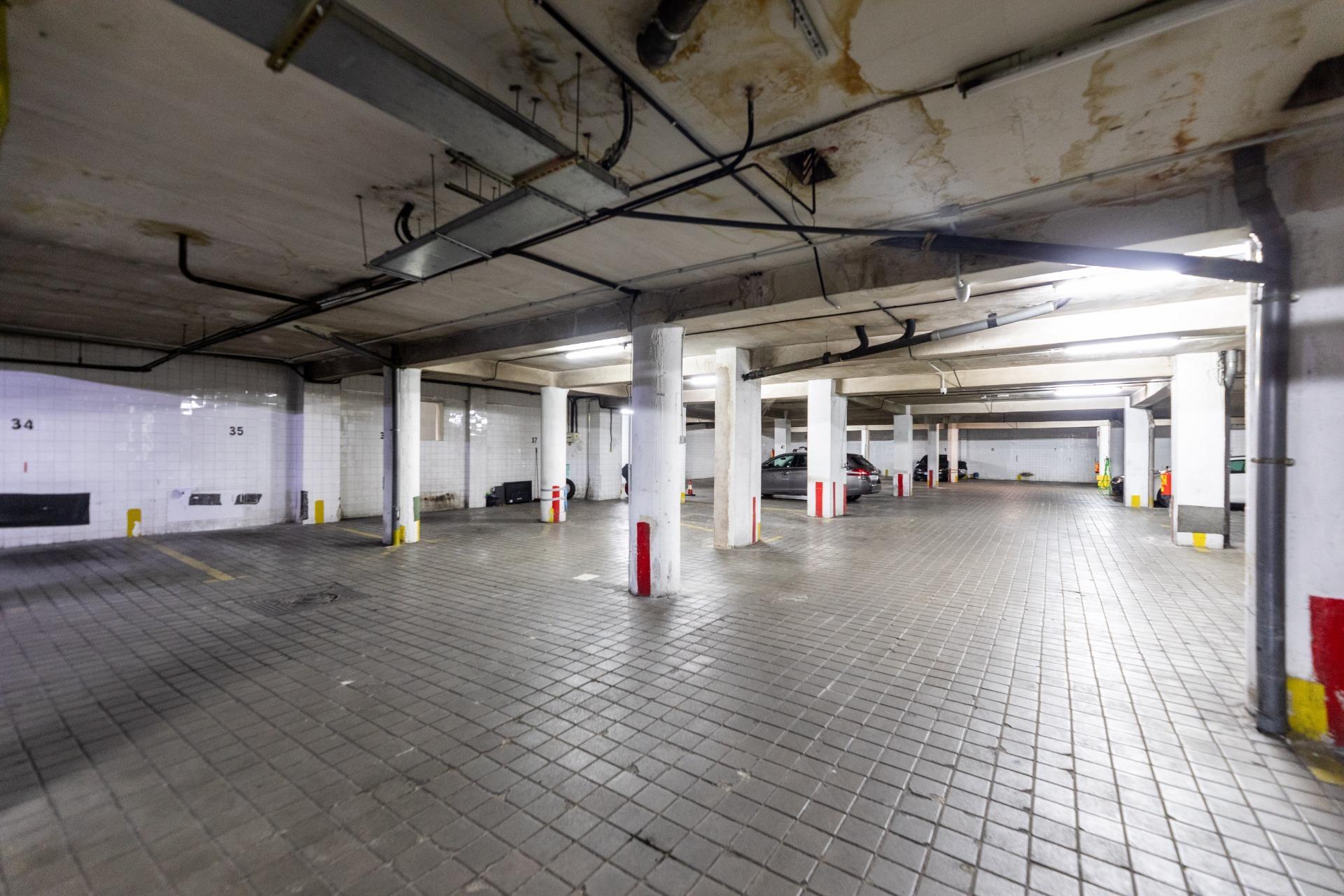 Plaza de garaje para coche grande en Ibiza – Retiro