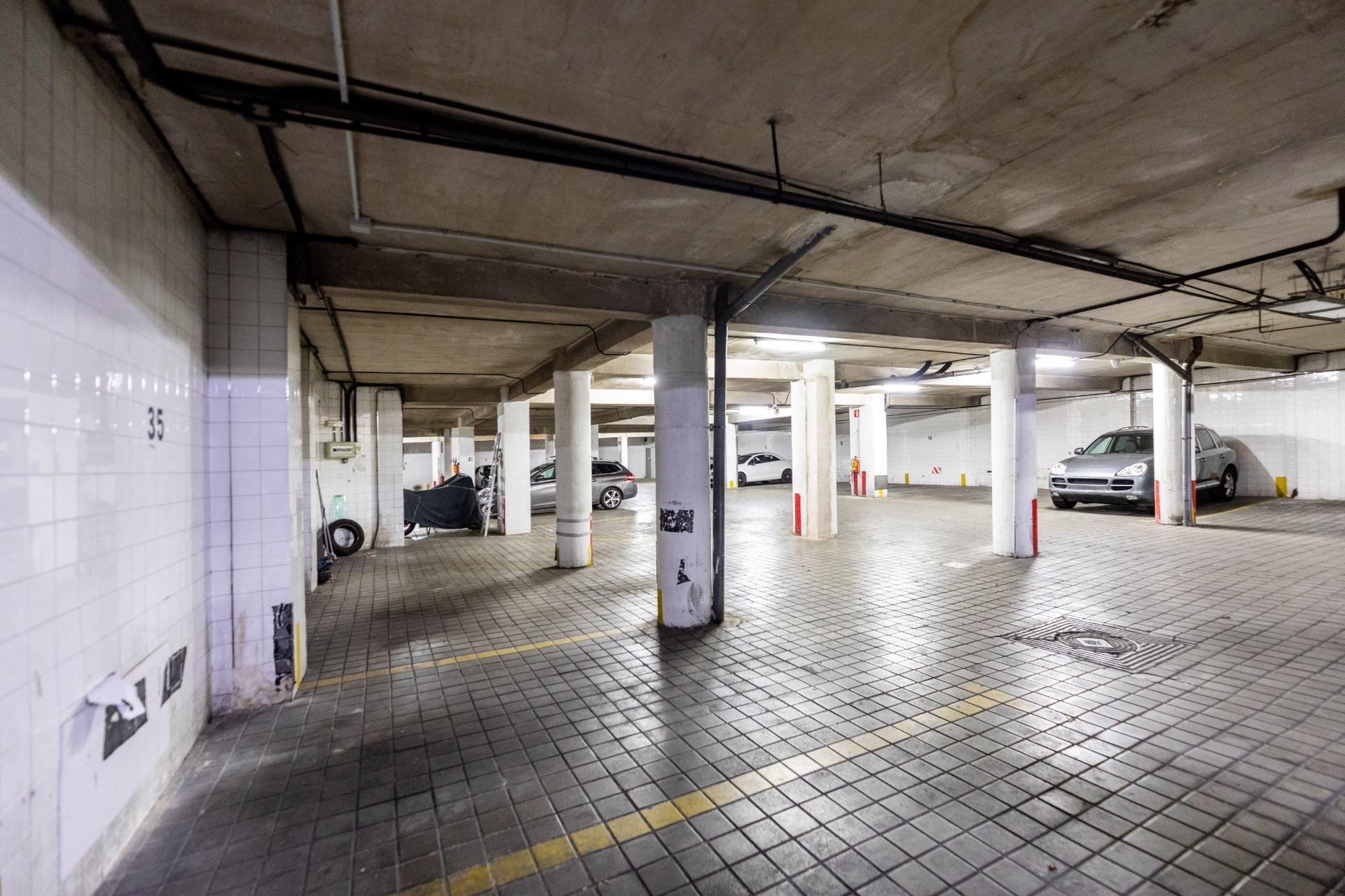 Plaza de garaje para coche grande en Ibiza – Retiro