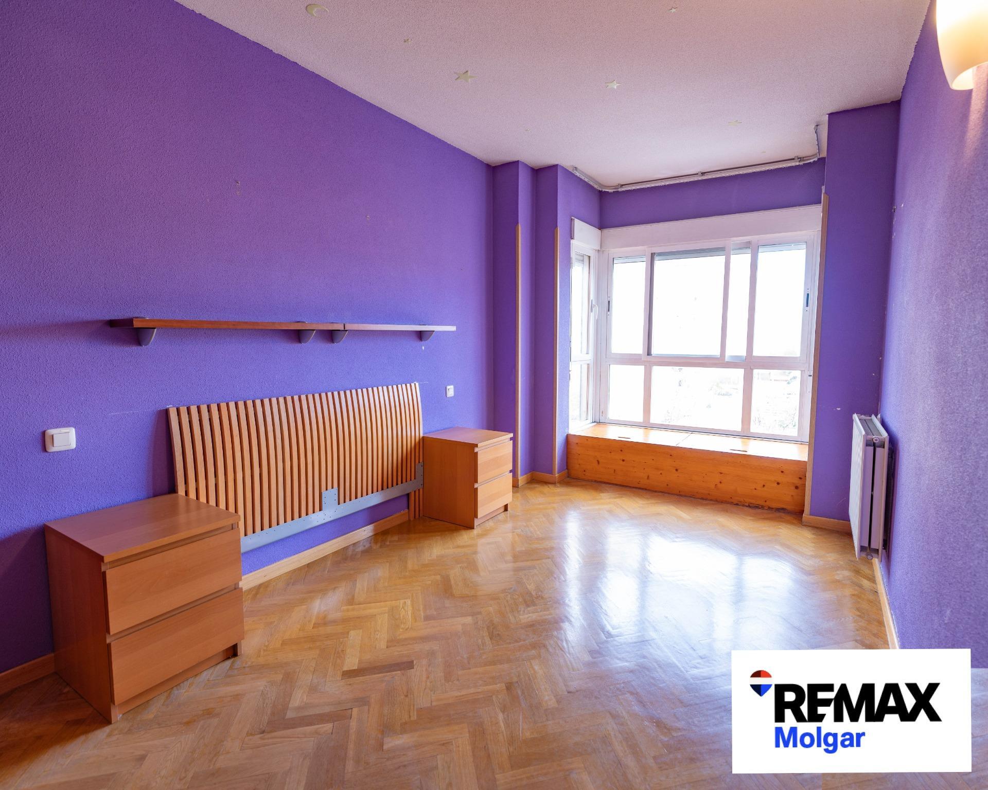 3-9-16 Piso luminoso en urbanización con piscina