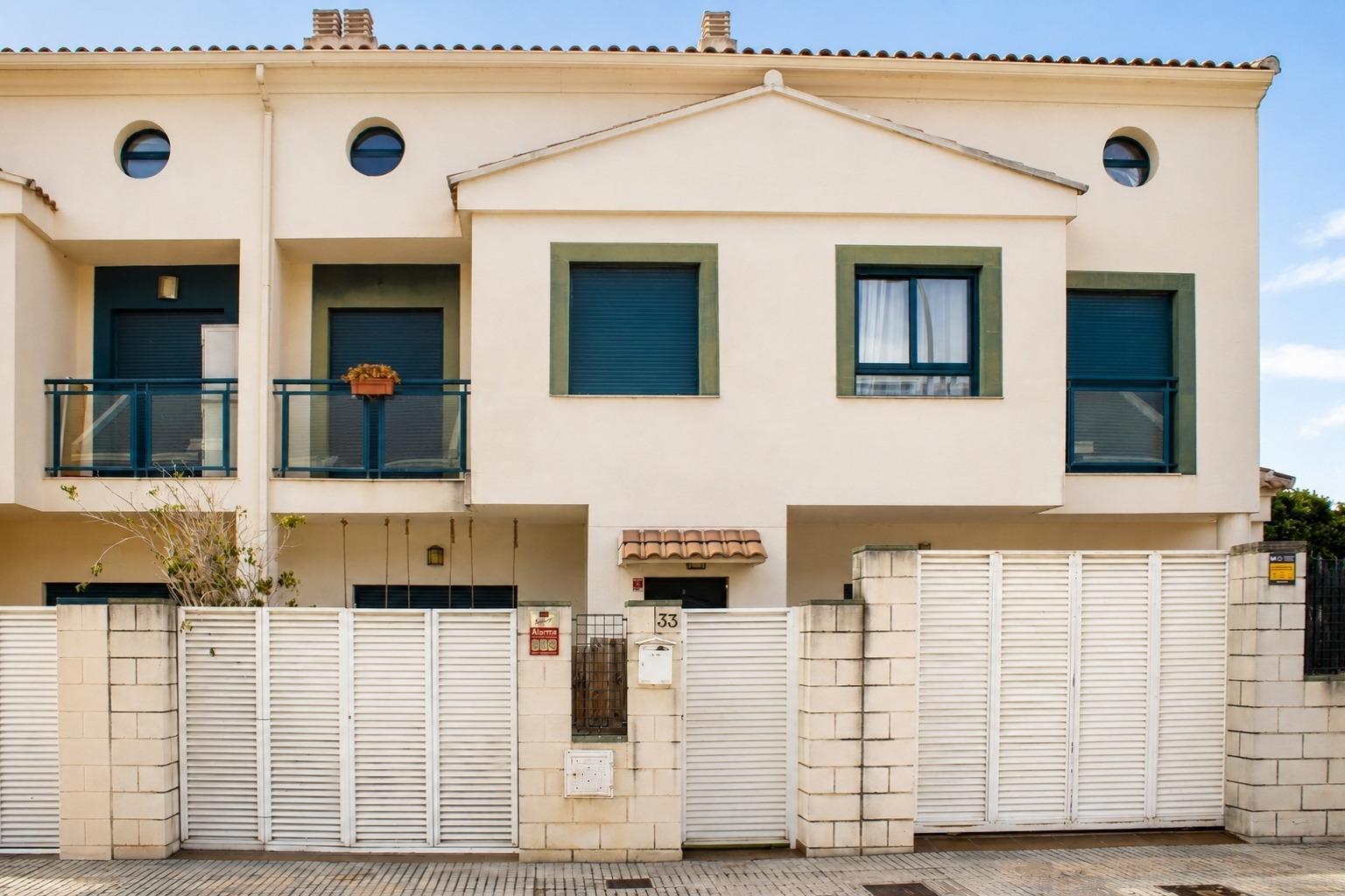 Magnífico adosado de 166 m² con piscina comunitaria en una tranquila zona residencial de Gandía