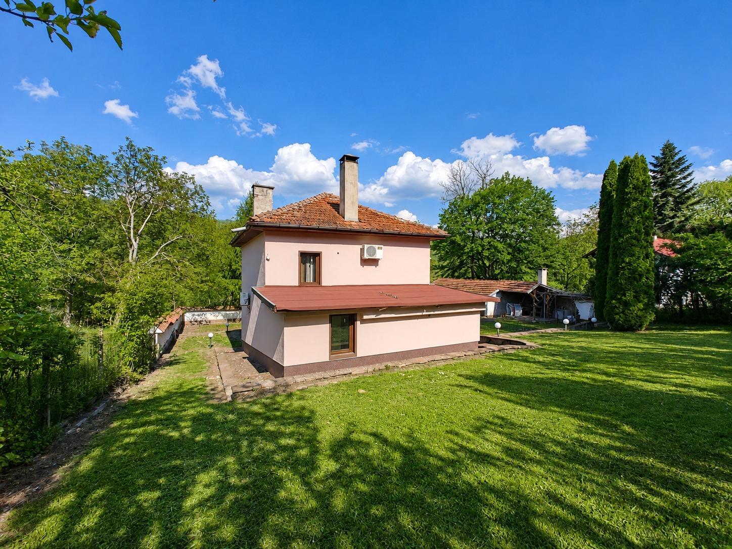 Villa de 2 plantas en Malka Zhelyazna, Bulgaria