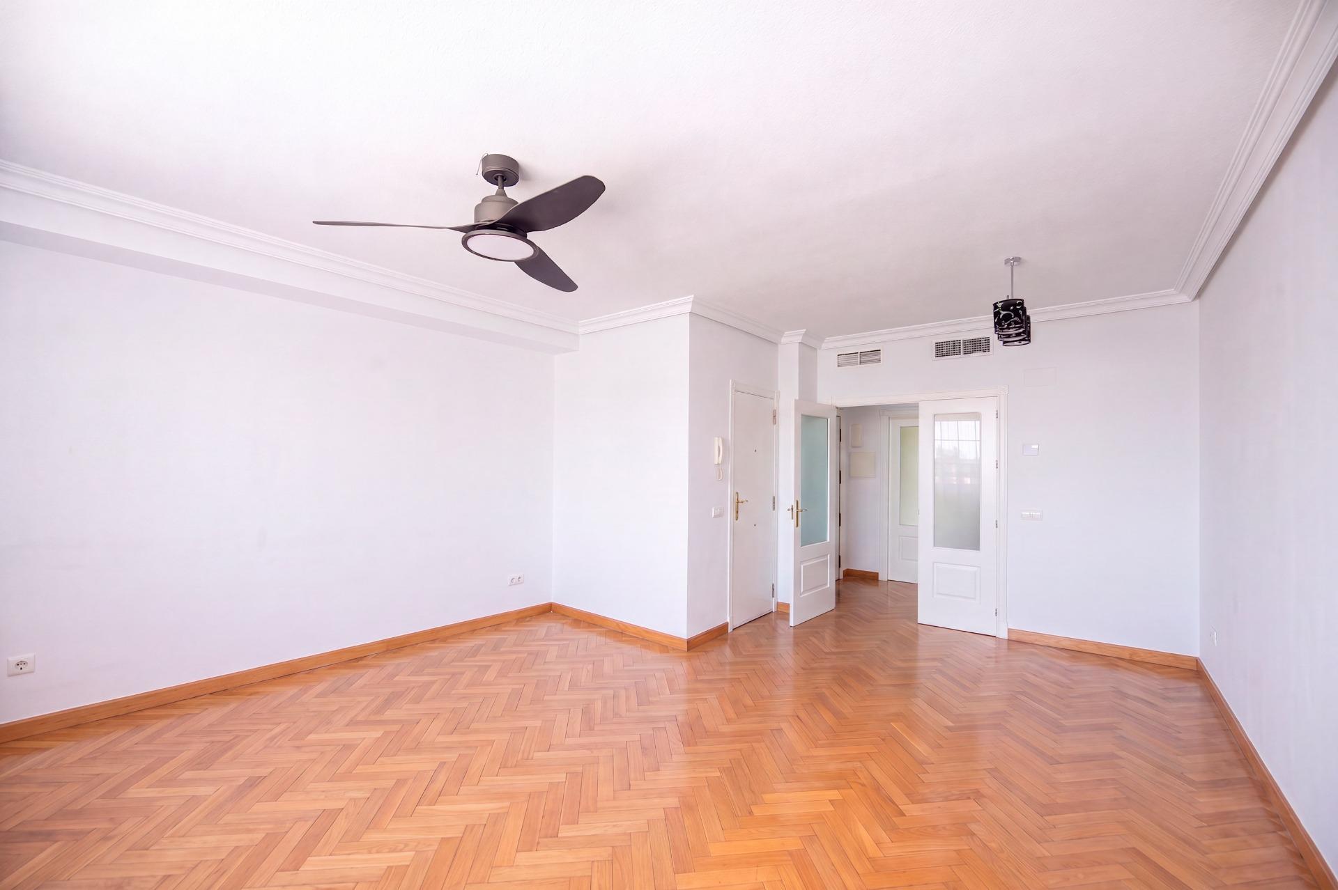Magnífico piso de 3 habitaciones y 2 baños con piscina, 2 plazas de garaje y trastero en la Vega de la Moraleja