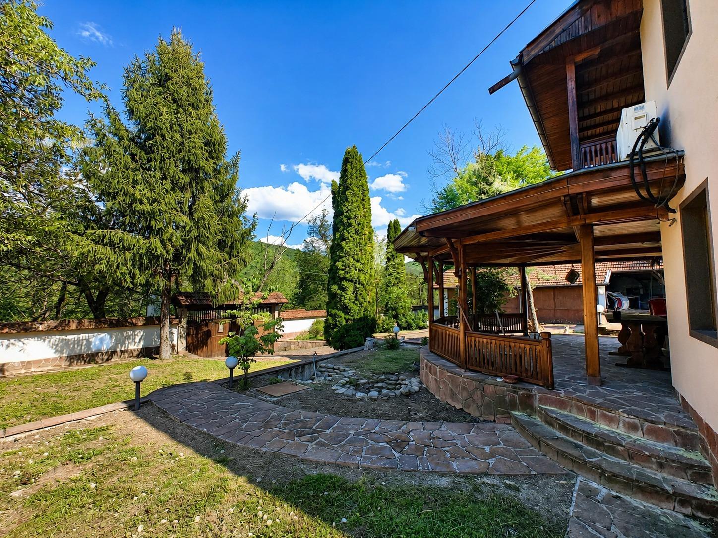 Villa de 2 plantas en Malka Zhelyazna, Bulgaria