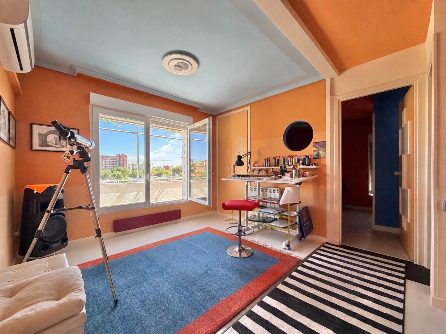 ^**^EXCLUSIVO DÚPLEX REFORMADO DE 140 M² CON ESPECTACULAR TERRAZA Y VISTAS PANORÁMICAS AL SKYLINE DE MADRID^**^