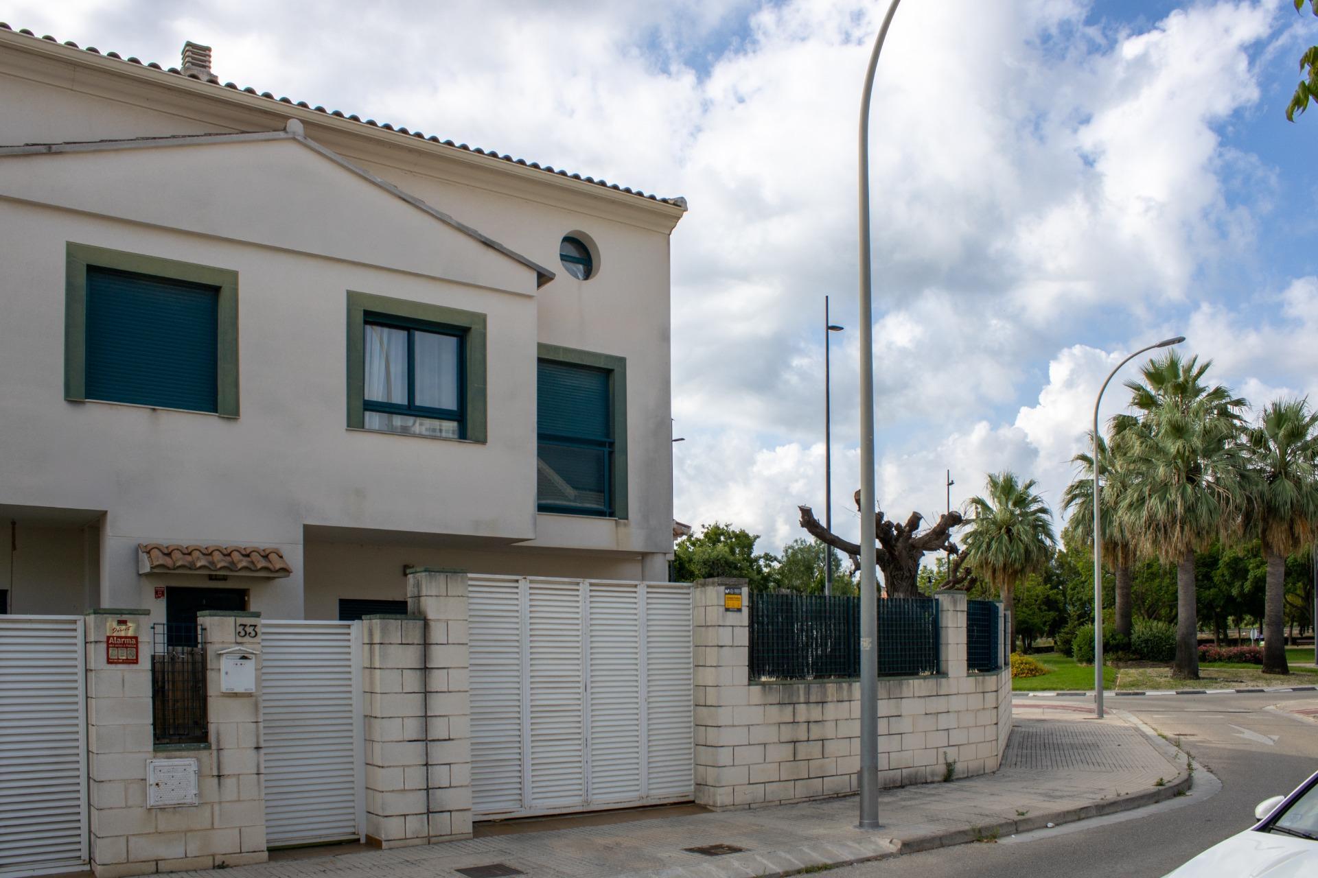 Magnífico adosado de 166 m² con piscina comunitaria en una tranquila zona residencial de Gandía