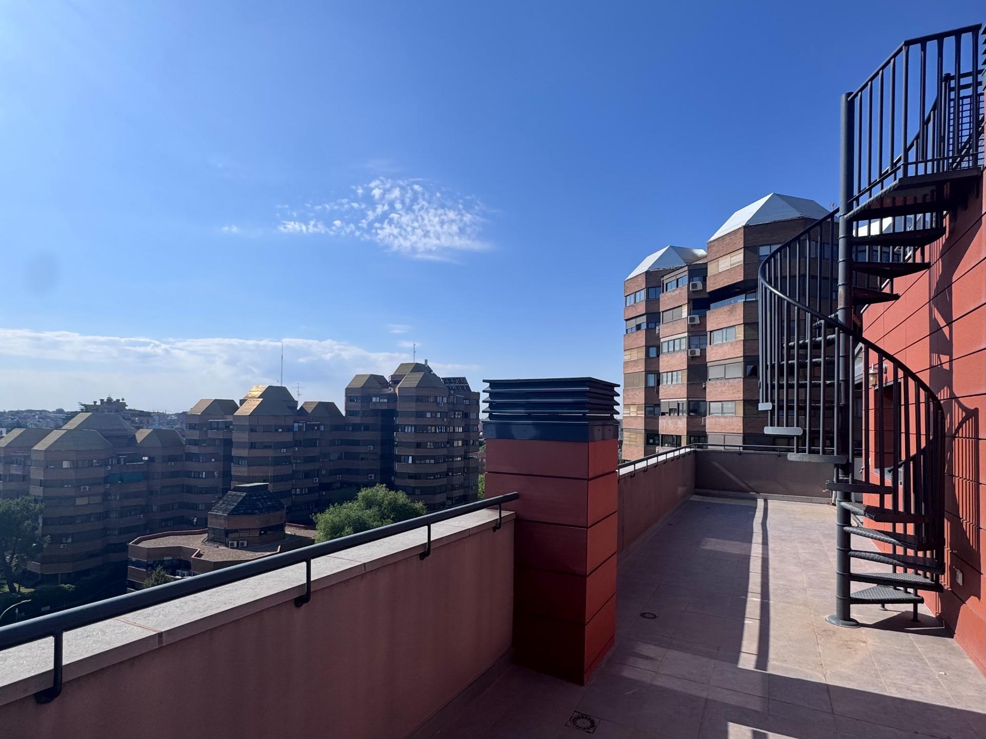 6-2-18 Piso en Hispanoamerica, Madrid