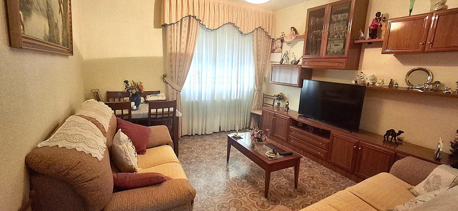 9-4-4 CASA DE PUEBLO
