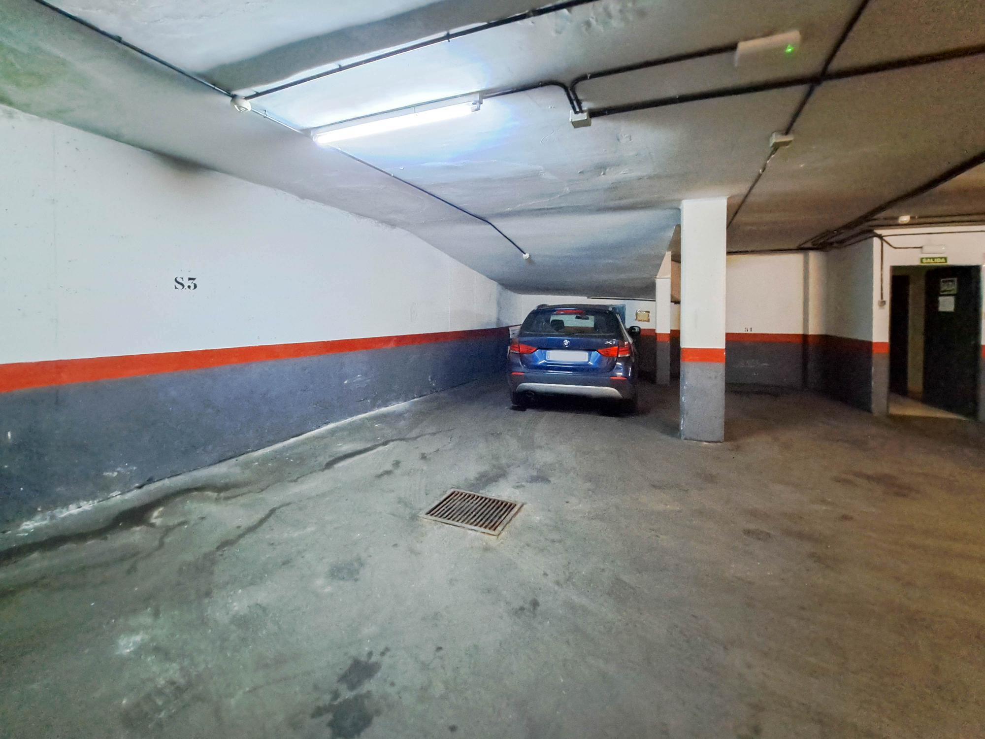 Plaza de Garaje junto al intercambiador de Ciudad Lineal