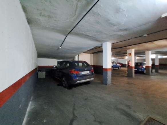 Plaza de Garaje junto al intercambiador de Ciudad Lineal