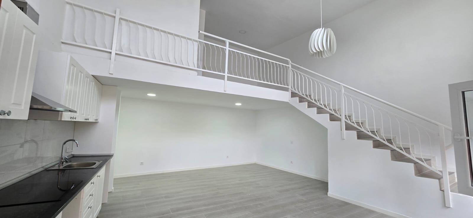 REMAX SORONA COMERCIALIZA PISO A ESTRENAR EN PELAYOS DE LA PRESA